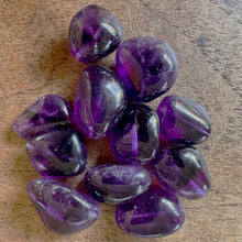 Load image into Gallery viewer, Amethyst, Collectible, Jewellery, Earrings, Necklace, Pendant, Bracelet, Beads, Semi-Precious, Worldwide, Brazil, Canada, Russia, South Africa, Violet, Lilac, Keyring,