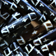 Load image into Gallery viewer, India, Beads, Jewellery Making, Africa, Ethnic, Batik, Collection, Necklace, Bracelet, Dyed, Water Buffalo, Bone, Buffalo, Asia, Thailand, Borneo, Indonesia, China, Hair Pipes, Choker, Boho, Ankle Bangle, Costume Jewellery, Craft, Art, Projects, North America, Horn, Black, Brown, African Inspired, Indian-Style, Vintage, Tribal, Cylinder, Pipes, Tribal Jewellery, Kenya, Nigeria, Ghana, Cow, Goats, Camels, Hand-Carved, Tubes, Beige, Purple, Three-Dot,