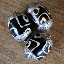 Load image into Gallery viewer, Jewellery-Making, Silver, Resin, Crackle, Tibet, Imperfections, Jewellery, Global Beads, Collection, Mix, Tigertail, Craftline, Leather, Necklace, Earrings, Ethnic, Tribal, Statement Jewellery, Top-Drill, Hole, Himalayas, Bracelet, Anklet, Bangle, Turquoise, Currency, Trading, Ovals,