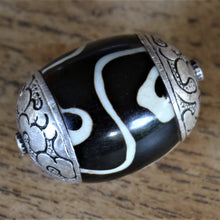 Load image into Gallery viewer, Jewellery-Making, Silver, Resin, Crackle, Tibet, Imperfections, Jewellery, Global Beads, Collection, Mix, Tigertail, Craftline, Leather, Necklace, Earrings, Ethnic, Tribal, Statement Jewellery, Top-Drill, Hole, Himalayas, Bracelet, Anklet, Bangle, Turquoise, Currency, Trading, Ovals,