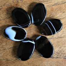 Load image into Gallery viewer, Agate, Botswana, South Africa, Black, Black Agate, Banded-Agate, Semi-Precious, Jewellery-Making, Jewellery, Healing, Collection, Mix, Tigertail, Craftline, Necklace, Bracelet, Spiritual, , Healing Qualities, Polished, Boho, Boho-Style, Beads, Bead Thread, Oval, Half Shield,