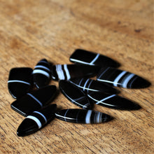 Load image into Gallery viewer, Agate, Botswana, South Africa, Black, Black Agate, Banded-Agate, Semi-Precious, Jewellery-Making, Jewellery, Healing, Collection, Mix, Tigertail, Craftline, Necklace, Bracelet, Spiritual, , Healing Qualities, Polished, Boho, Boho-Style, Beads, Bead Thread, Oval, Half Shield,