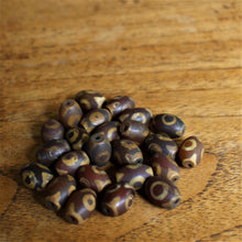 Load image into Gallery viewer, Agate, Etched, Semi-Precious, dZi, Three-Eye, Tibet, Oval, Jewellery-Making, Beads, Beaders, Collection, Necklace, Anklet, Bracelet, Earrings, Ethnic, Tribal, Hieroglyphic, Amulets, Construction, Currency, Trading, Nepal, Animal Skins, Old, Spiritual, Heavenly, Wealth, Luck, Happiness,