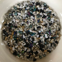 Load image into Gallery viewer, Plastic, Pearls, Gold, Cream, Purple, Magenta, Teal, Gold, Silver, White, and Black, Top Drill Pearls, Rosaries, Suncatchers, Teardrop, Bead Curtains, Jewellery, Key Rings, Necklaces, Bracelets, Art Projects, Counting, Teaching, Nippers, Taiwan, Asia, Plastic Pearl, Worldwide,
