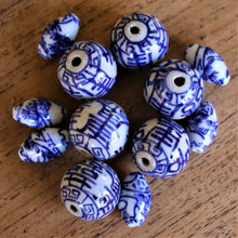 Load image into Gallery viewer, Vintage, Beads, Blue Willow, White, Blue, Ceramic, Porcelain, England, Ceramic Artisans, Oval, Round, Motif, China, Rare,