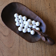 Load image into Gallery viewer, Beads, Virgin, White Agate, Boho, Vintage, Collection, Necklace, Bracelet, Earrings, Anklets, Jewellery, Statement Jewellery, Tribal, Ethnic, Healing Qualities, Anxiety, Bitterness, Emotional Trauma, Frustration, Negative Emotions, Sadness, Africa, India, United States, Czechoslovakia, Brazil, Jewellery-Making, Semi-Precious,