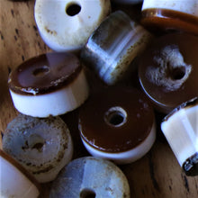 Load image into Gallery viewer, : Utah, New Mexico, Arizona, Colorado, Agate, Pueblo Indians, Navajo, Ceremonial, United States, Tribal, Ethnic, Disc Beads, Beads, Toffee, White, Heishe, Jewellery, Necklace, Bracelet, Ankle Bangle, Bracelet,  .