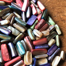 Load image into Gallery viewer, Shell, Mother of Pearl, Beads, Worldwide, Jewellery, Shell Logs, Necklaces, Bracelets, Taiwan, Earrings, White, Pink, Beige, Lilac, Red, Brown, Green,