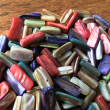 Load image into Gallery viewer, Shell, Mother of Pearl, Beads, Worldwide, Jewellery, Shell Logs, Necklaces, Bracelets, Taiwan, Earrings, White, Pink, Beige, Lilac, Red, Brown, Green,