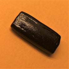 Load image into Gallery viewer, Black, Indian Glass, Mixed Shapes, Flat Tubes, Glass Beads, Canvas, Chunky Jewellery, Hanger, Hangings, Diamonds, Hearts, Flat Coins, Slabs, Flowers, Beetles, Gourds, Swivel Twists, Cylinders, Tiles, Acrylic Paint, Oil Paint, Leather, Tigertail, Fishing Line, India, Paint Brush, Artists, Collection, Silver Foil,