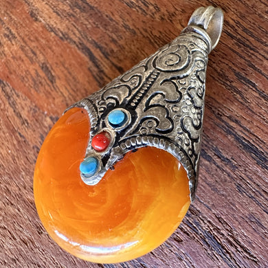 Pendant, Jewellery, Silver, Sterling Silver, Tibet, Rare, Collectible, Ethnic-Style, End-Capping, Imperfections, Necklace, Ethnic, Tribal, Hole, Himalayas, Turquoise, Copal, Tree-Resin, Amber, Age-Worn, 