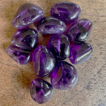 Load image into Gallery viewer, Amethyst, Collectible, Jewellery, Earrings, Necklace, Pendant, Bracelet, Beads, Semi-Precious, Worldwide, Brazil, Canada, Russia, South Africa, Violet, Lilac, Keyring,
