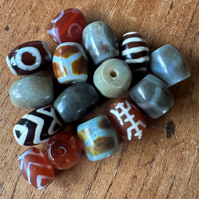 Agate, Etched, Semi-Precious, Carnelian, dZi, Three-Eye, Tibet, Oval, Jewellery-Making, Beads, Beaders, Collection, Necklace, Anklet, Bracelet, Earrings, Ethnic, Tribal, Hieroglyphic, Amulets, Construction, Currency, Trading, Nepal, Animal Skins, Old, Spiritual, Heavenly, Wealth, Luck, Happiness,  