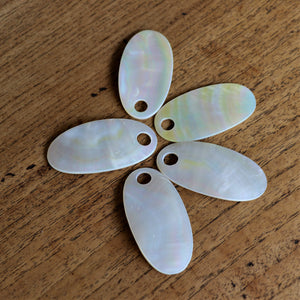 Gold Mother of Pearl, Dog Tags, Plates, Name Tags, Axe Heads, Machetes, Love Hearts, Yokes, Drops, Tears, Tiles, Shields, Donuts, Shards, Claws, Shields, Buttons, Teardrops, Raindrops, Mother of Pearl Shell, MOP, White, Gold, Pink, Brown, Black, Rain, Abalone, Green Abalone, Trochus, Cowrie Shell, Green Lip Mussel, Pink Lip Mussel, Pau Shell, Necklace, Earrings, Jewellery, West Australia, Black Abalone, Beader, Artisans, Jewellery-Making, Key Rings, Beads, 