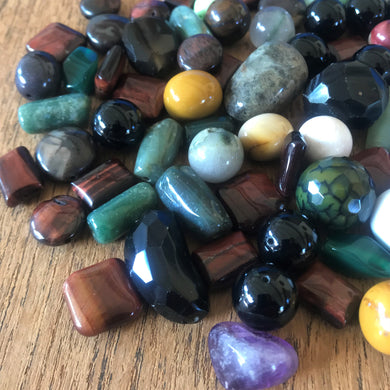 Semi-Precious, Moss Agate, White Agate, Quartz, Tiger Eye, Onyx, Obsidian, Mookaite, Labradorite, Jasper, Jade, Amethyst, Lapis Lazuli, Aventurine, Polished, Stone, Statement, Spiritual, Ochre, Necklace, Mustard Yellow, Mix, Leather, Jewellery, Jewellery-Making, Bracelet, Bangle, Anklet,  Collection, Beads, Assorted,  