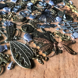 Charms, Pendants, Mixed Alloy, Jewellery, Fish, Bicycles, Coins, Surfboards, Peace Symbols, Snakes, Fruit, Flowers, Elephants, Dragons, Love Hearts, Skulls, Animals, Cobwebs, Brass, Antique Silver, Gold, Bronze, Brooch, Earrings,