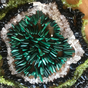 Quartz, Peridot, Red Jasper, Snowflake Obsidian, Russian Malachite, Fine Peridot, Algerian Black Onyx, Semi-Precious, Stones, Strands, Chipstones, Chip Stones, Chips, Earrings, Necklaces, Clusters, Anklets, Bracelet, Gemstone, Worldwide, Jewellery, Spiritual, Healing, Multicoloured, Collection, Shard, Russia, 